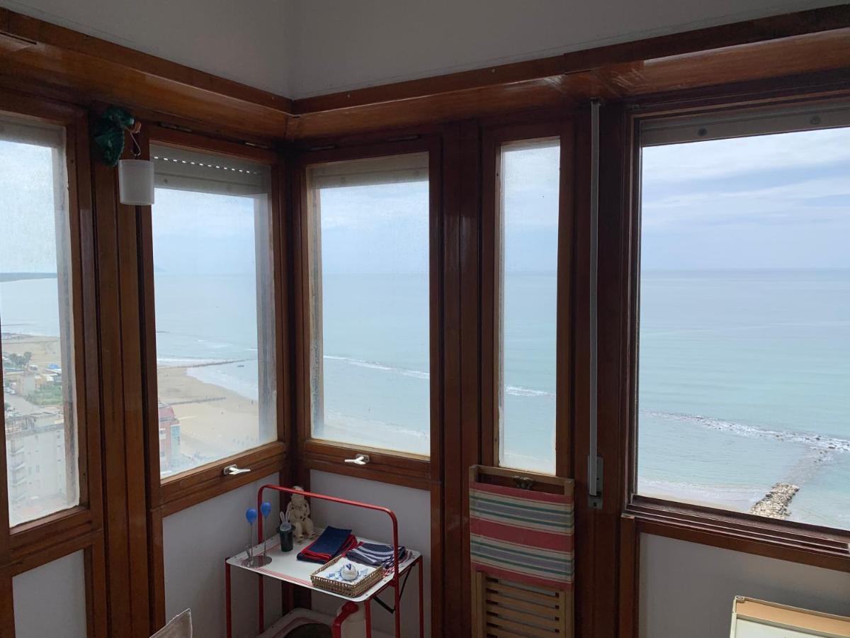 Little House Apartment Nettuno Bagian luar foto